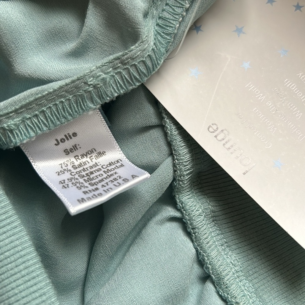 PJ HARLOW
Jolie Satin Lounge Pants - Picture 4 of 5